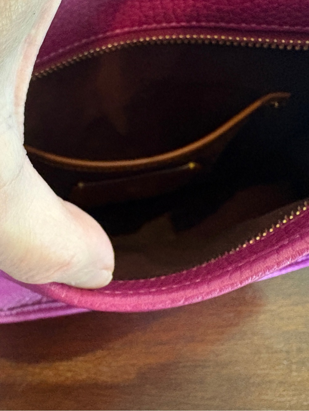 EUC Coach Emery Crossbody in pebbled leather - Picture 5 of 13